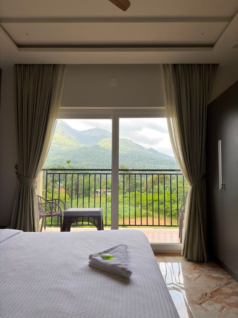 Grand Family Suite with Mountain View